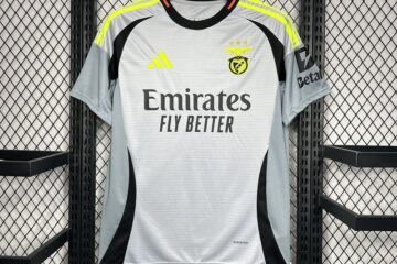 Benfica 24/25 tercera