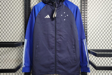 Cruzeiro azul y negro con gorro