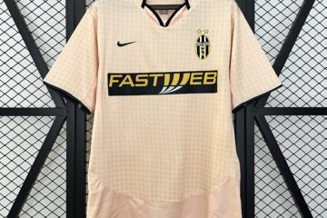 Juventus 03/04 tercera