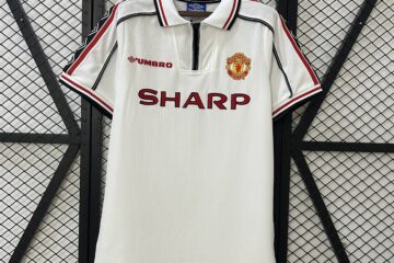 Manchester United 98/99 Commemorative Edition