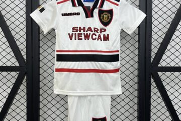 Manchester United 97/98 visitante niños
