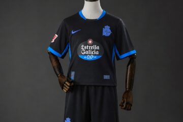Deportivo de la Coruña 26/27 visitante niños